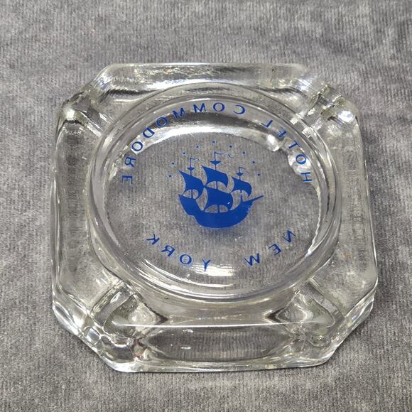 Vintage NYC Hotel Commodore New York Ship Art Deco Square Glass Ashtray - Picture 4 of 7